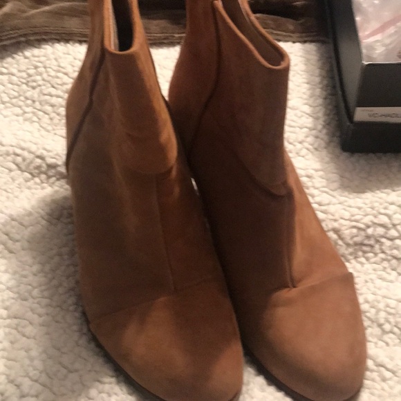 Gorgeous suede ankle boots with zippers - Picture 2 of 4